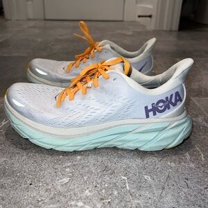HOKA Woman’s Clifton 9 (Size 8)